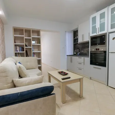 Apartment Ilyria *